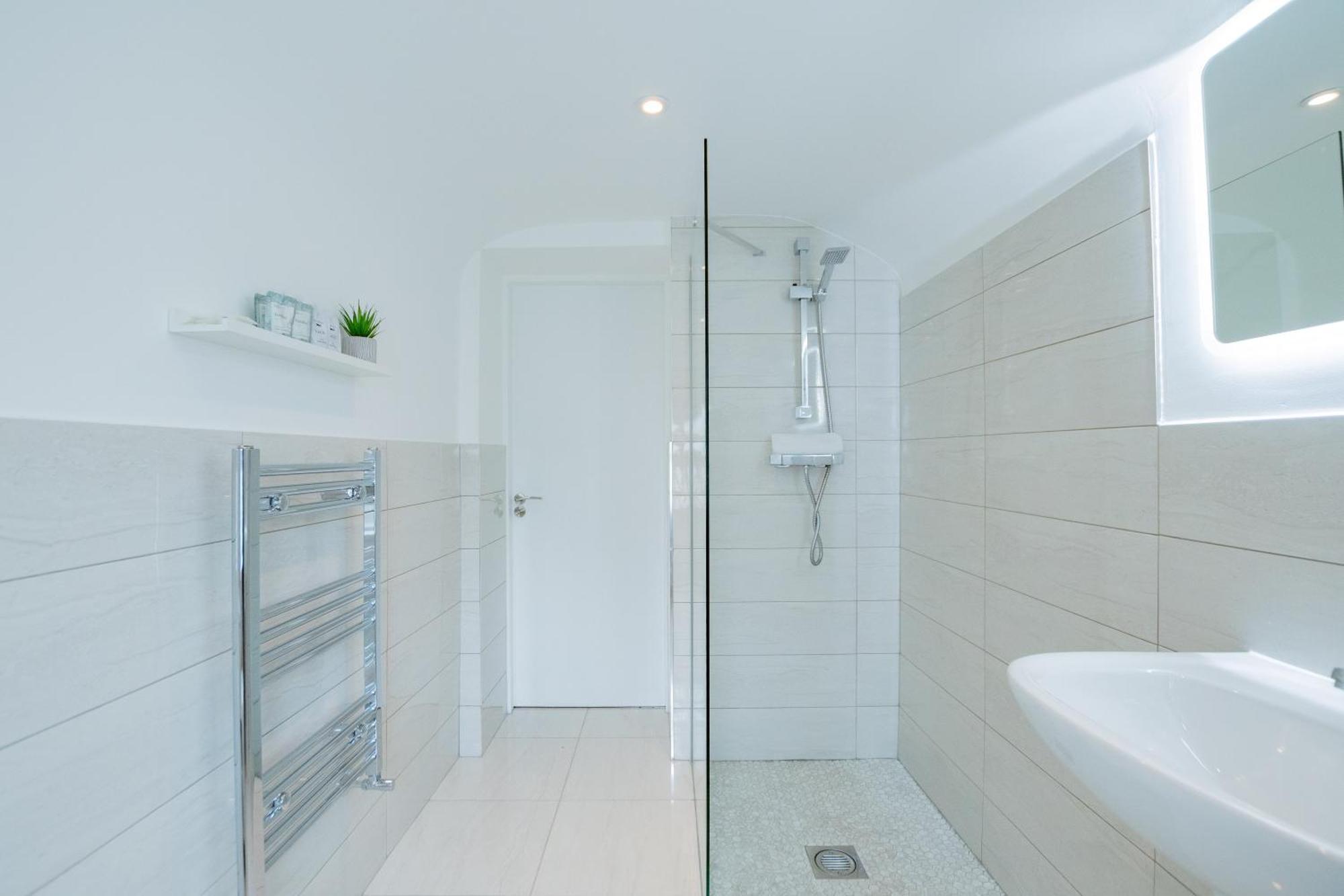 The Large Group House -Sleeps 21 Villa Dublin Eksteriør billede